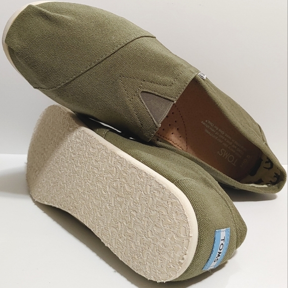 🆕️ TOMS Olive Canvas Classics - Picture 2 of 5